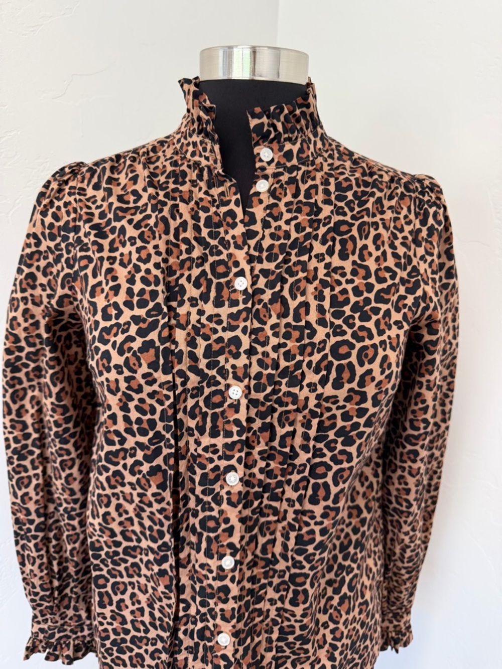 Boden Leopard Print Button-Up Ruffle Neck in Brown Black Shirt Size 6 - Picture 3 of 11